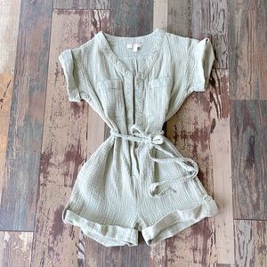 Girls romper size L